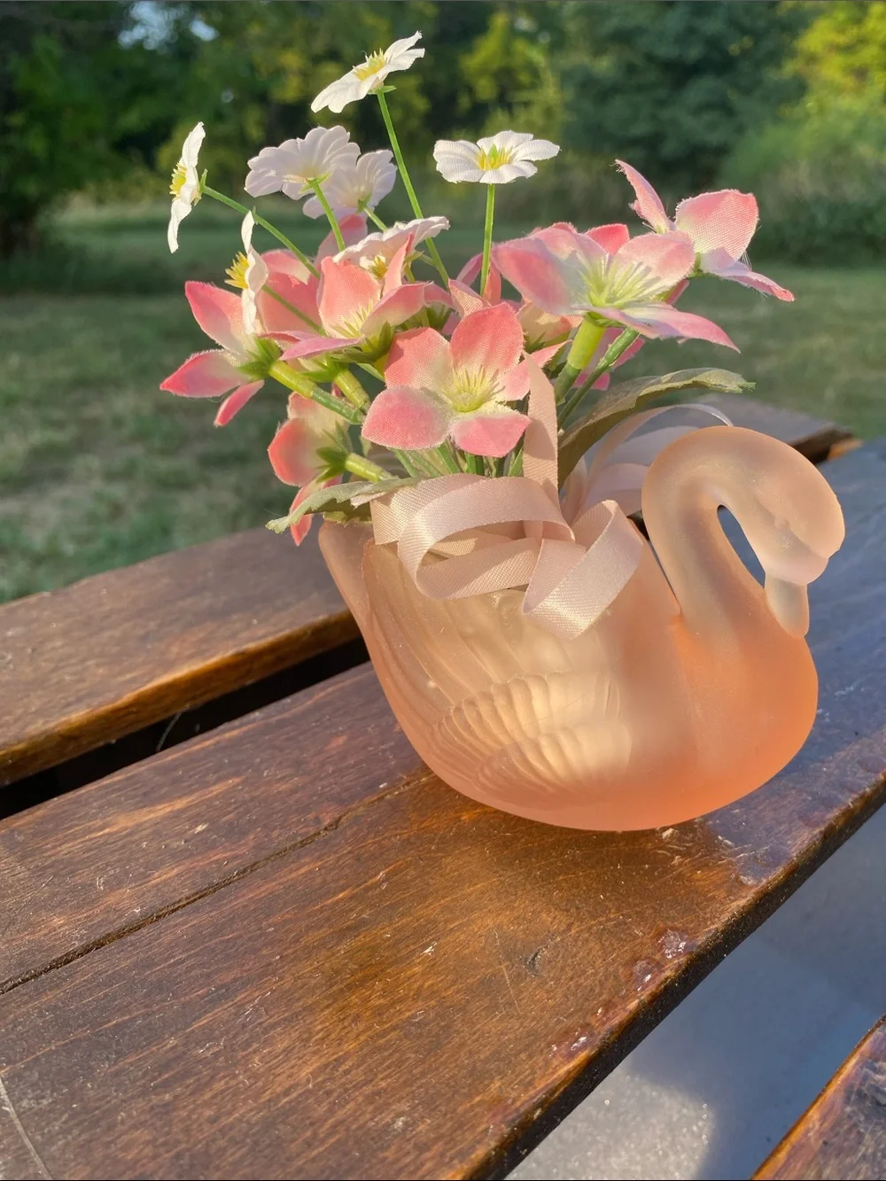 Vintage Frosted Pink Satin Glass Swan Votive Vase Ribbon Flower Accent Taiwan